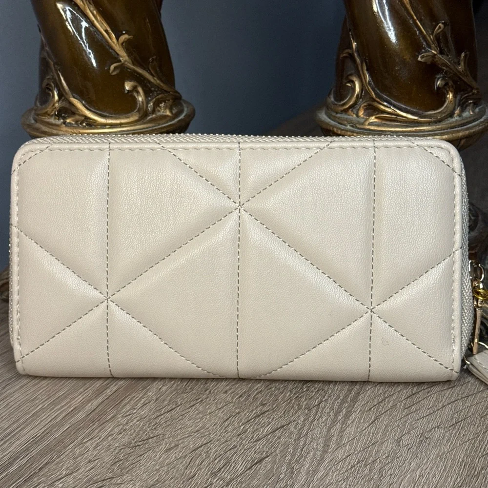bebe nwt cream